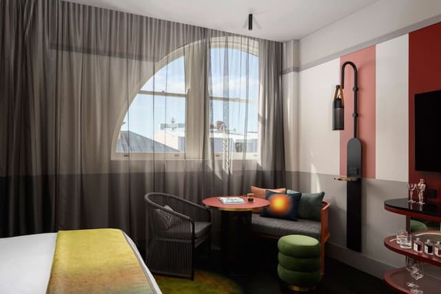 Deluxe Room, 1 King Bed (QT)