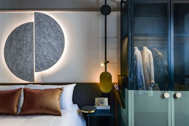 Deluxe Room, 1 King Bed (QT)