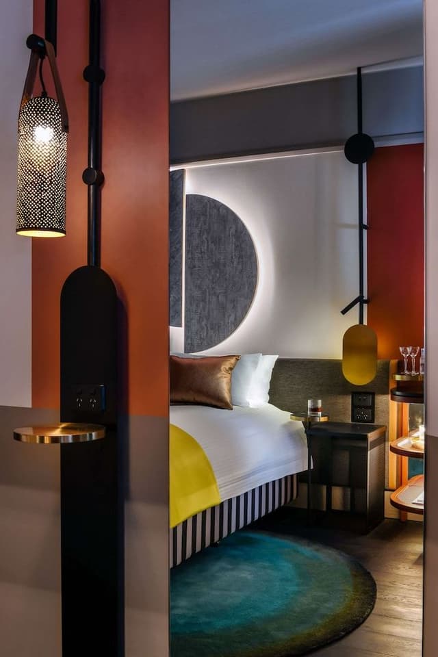 Deluxe Room, 1 King Bed (QT)