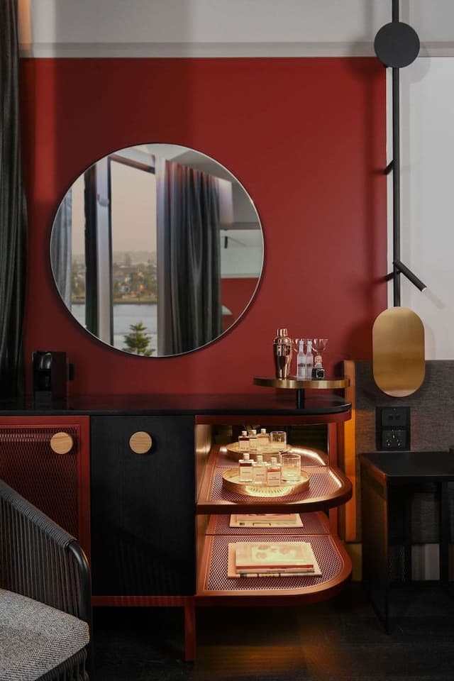 Deluxe Room, 1 King Bed (QT)