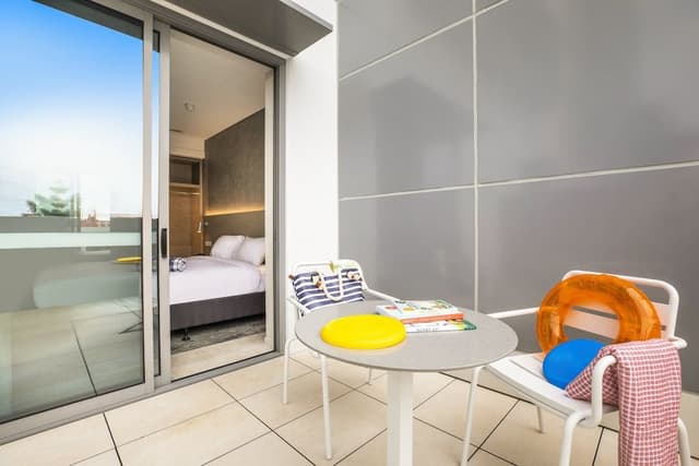 Suite, 1 King Bed with Sofa bed, Patio (Free Breakfast)