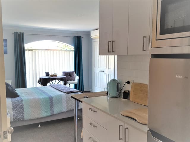 Deluxe Queen Suite