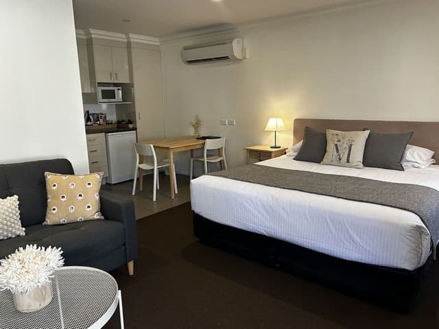 Executive Room, 1 King Bed, Non Smoking