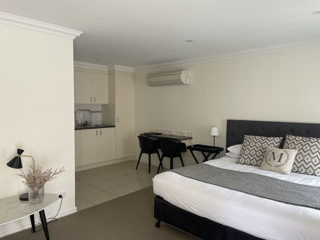 Executive Room, 1 King Bed, Non Smoking