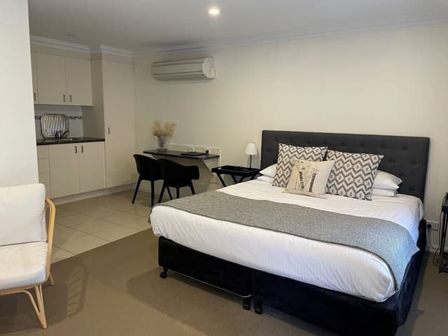 Executive Room, 1 King Bed, Non Smoking