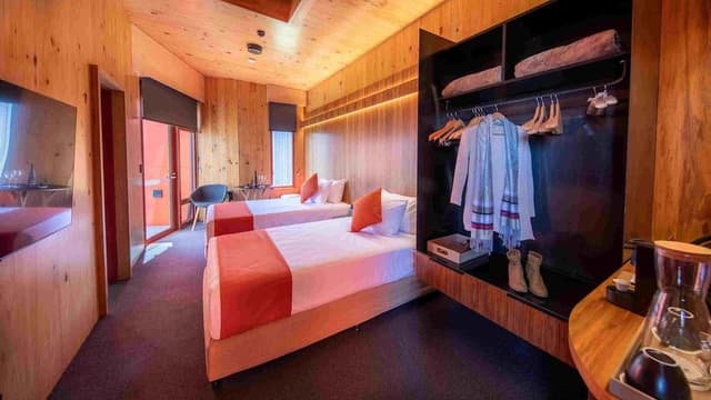 Pavilion Paddock Room