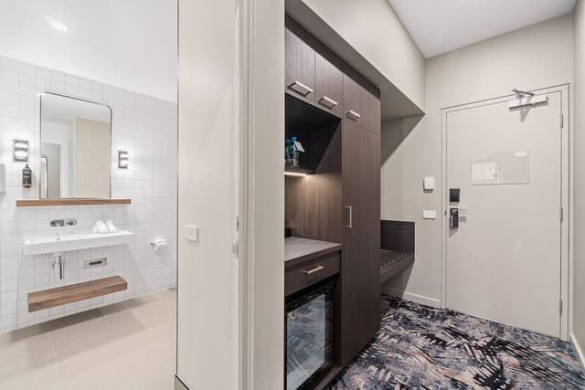 Deluxe Room, 1 King Bed