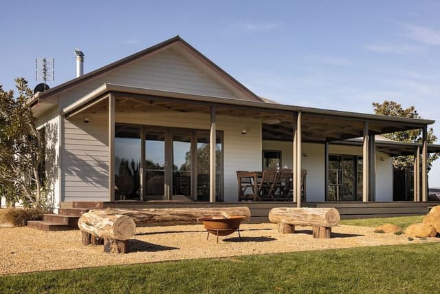 Luxury Cottage, 4 Bedrooms, Pets Allowed, Valley View