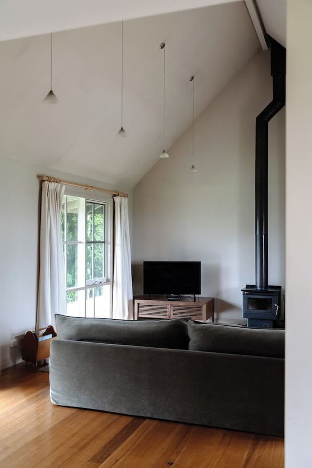 Traditional Cottage, 2 Bedrooms, Pets Allowed, Vineyard View