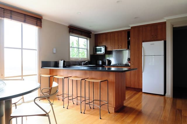 Traditional Cottage, 2 Bedrooms, Pets Allowed, Vineyard View