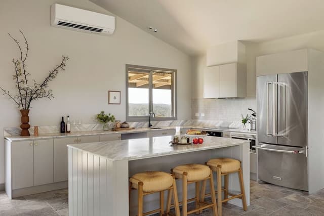 Luxury Cottage, 4 Bedrooms, Pets Allowed, Valley View