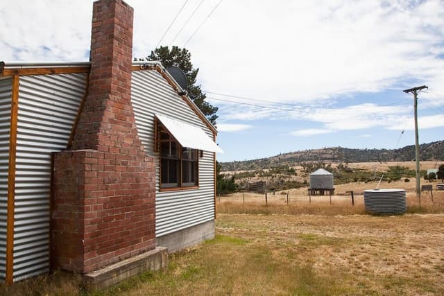 Rustic Rathmore Cottage