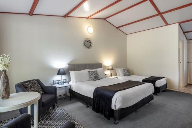 Classic Twin Room