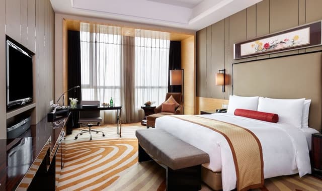 Classic Room, 1 King Bed, Club Lounge Access