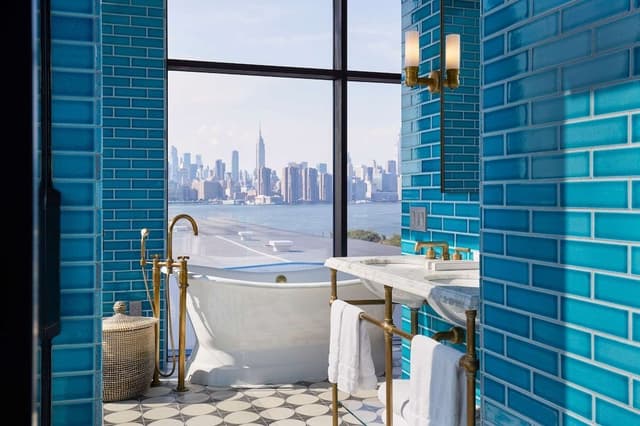 Studio Suite, City View