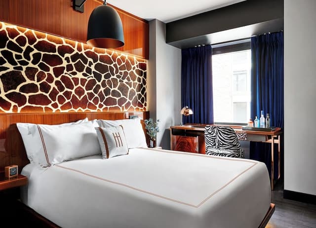Deluxe Room, 1 Queen Bed, Accessible