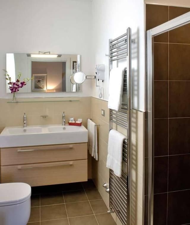 Superior Double or Twin Room with Partial Sea View