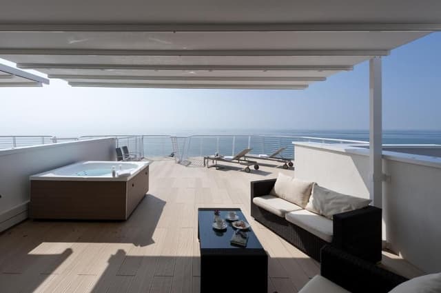 Deluxe Suite with Sea View