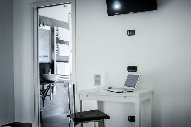 Queen Room with Private Bathroom
