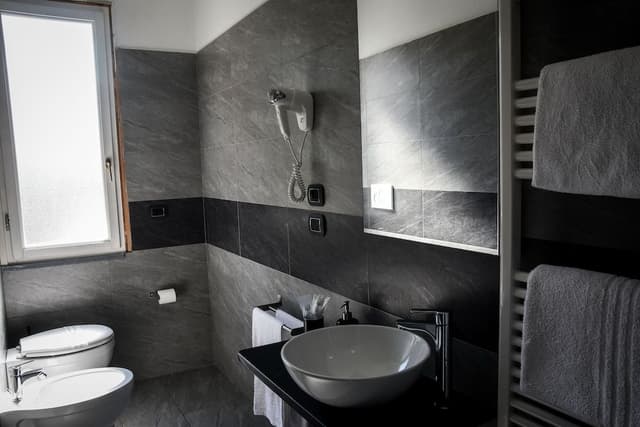 Queen Room with Private Bathroom
