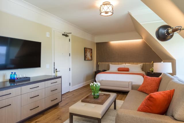 Premier River View King