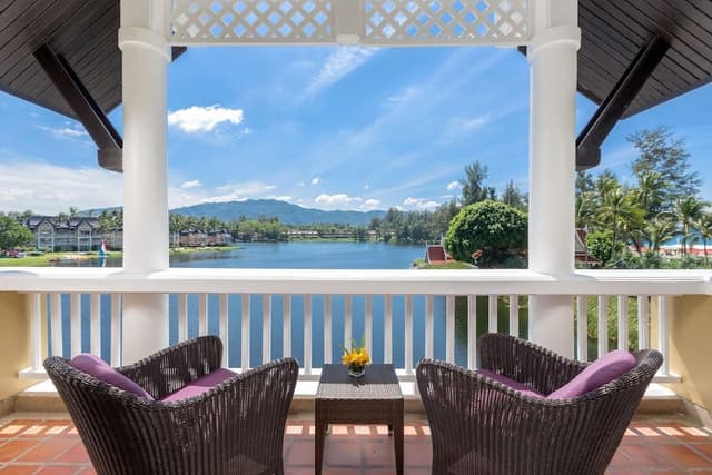 Laguna Premier Room