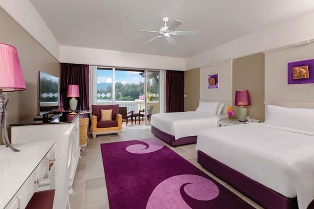 Laguna King Room