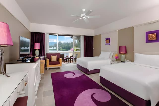 Laguna King Room