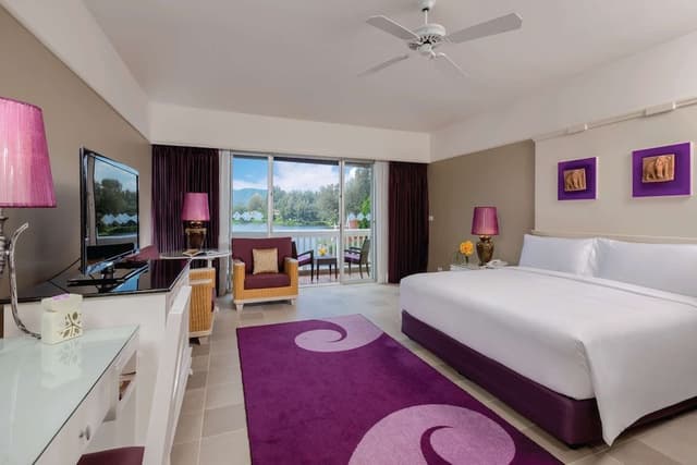 Laguna Premier Room