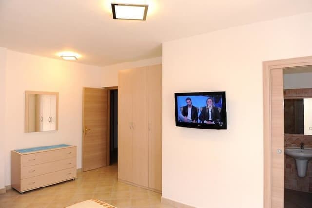 Classic Twin Room, Private Bathroom (External)