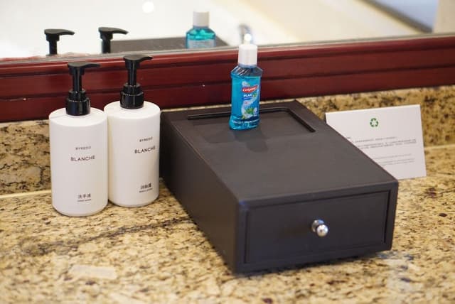 2 Two Beds Classic City View