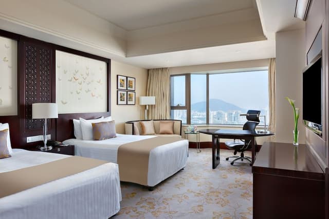 2 Two Beds Classic City View