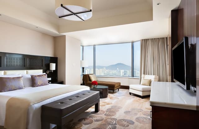 2 Two Beds Classic City View