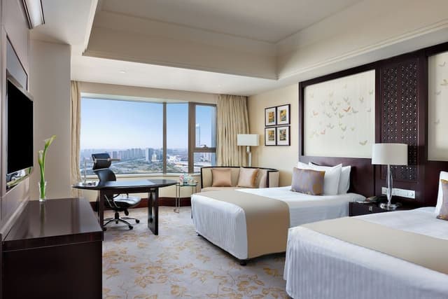 2 Two Beds Classic City View
