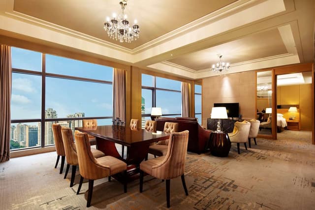 KING ONE BEDROOM EXECUTIVE SUITE