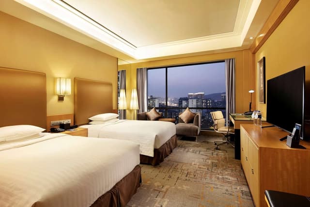 TWIN EXECUTIVE ROOM