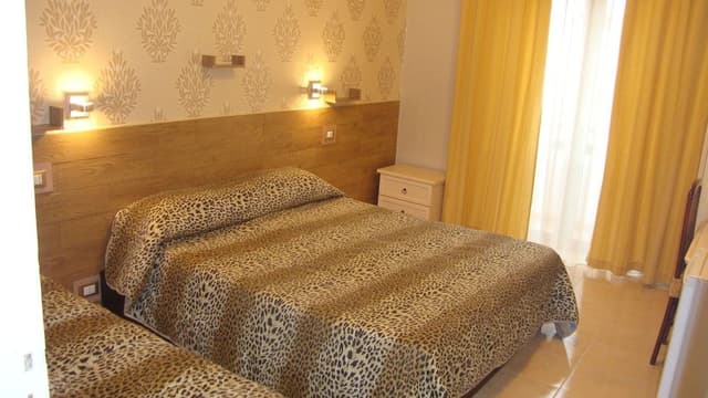 Romantic Triple Room, Non Smoking, Private Bathroom