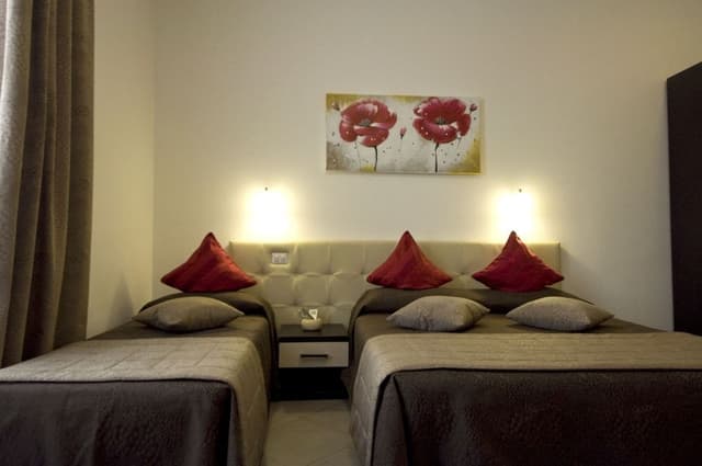 Comfort Triple Room, 1 Bedroom, Private Bathroom, City View