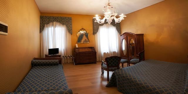 Junior Suite, Canal View