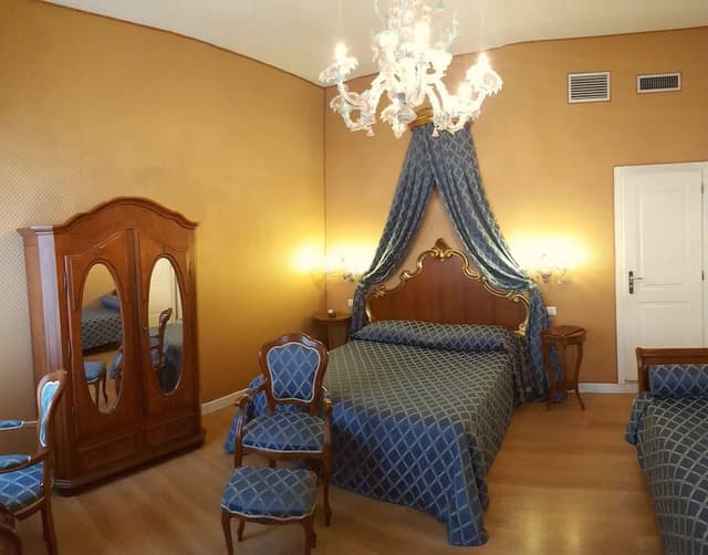 Junior Suite, Canal View