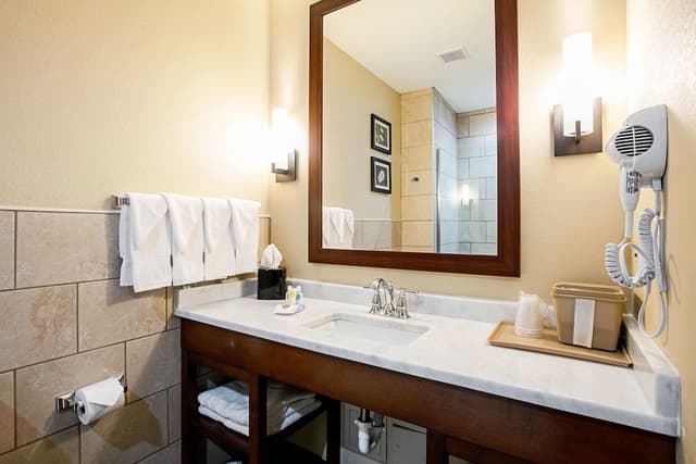 Suite, 2 Queen Beds, Non Smoking