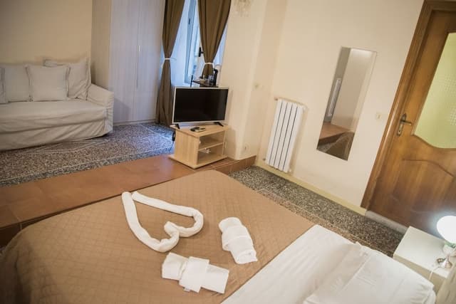 Economy Room