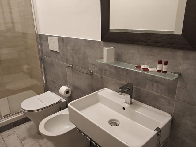 Double Room (6)