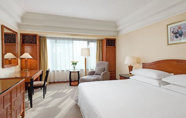 Deluxe Room, 1 King Bed