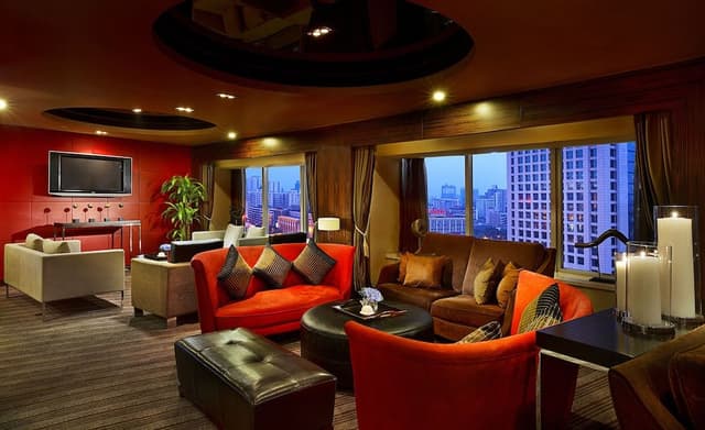 Suite, 1 King Bed (Prestige)