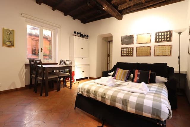 Lovely Navona Apartment (Via di Monte Giordano 58)