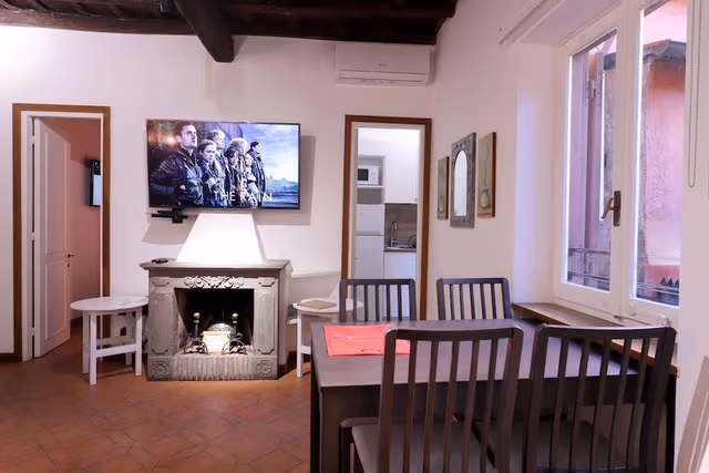 Lovely Navona Apartment (Via di Monte Giordano 58)