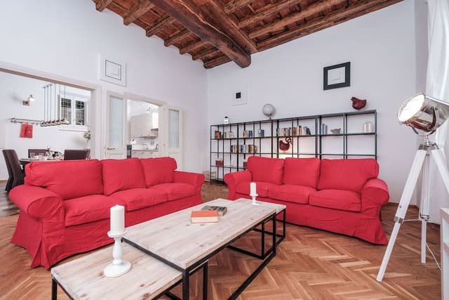 Regal Home in Trastevere (Piazza di S. Apollonia 3)