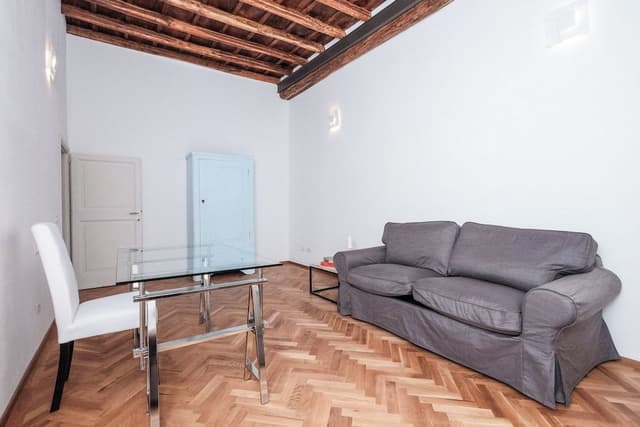 Regal Home in Trastevere (Piazza di S. Apollonia 3)