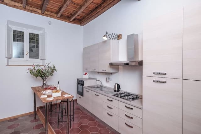 Regal Home in Trastevere (Piazza di S. Apollonia 3)